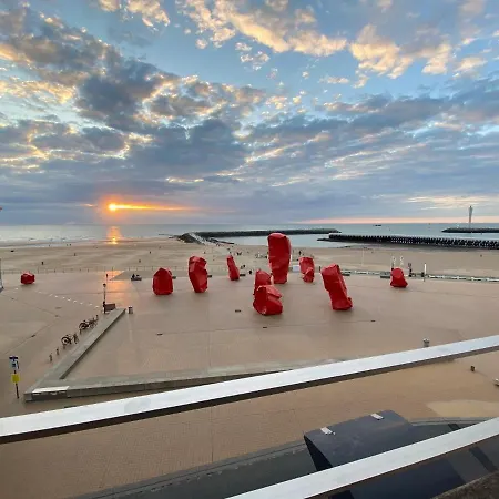 Appartement Panoramic View On Beach, Ships, Sea - Place To Be Ostende